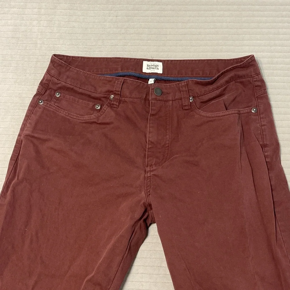 BRIDGE and BURN Mens Pants Red Khaki Chino Flat Front Twill Classic Outdoor 32R